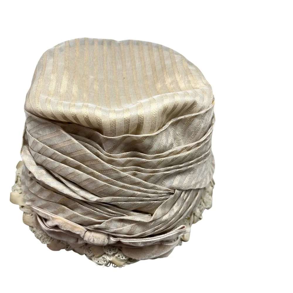 Vintage Cloche hat Cream Straw gathered‎ fabric velvet ribbon 21 inches
